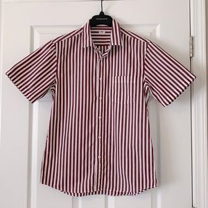 Uniqlo Men’s Short Sleeve Buttoned Shirt, Maroon/Wine Color Stripes, Size Large